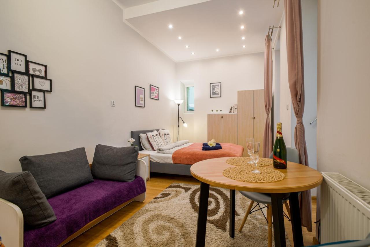 Kings Neighbor. Apartment 600 Meters From Castle Krasków Exterior foto